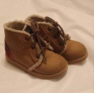 Gap sherpa boots boys size 8